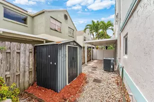 331 NW 101st Terrace, Pembroke Pines, FL 33026 - Photo 27