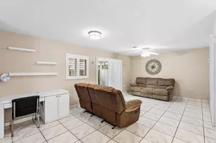 331 NW 101st Terrace, Pembroke Pines, FL 33026 - Photo 7