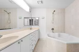 331 NW 101st Terrace, Pembroke Pines, FL 33026 - Photo 21