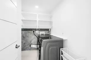 3470 NW 21st Ave, Oakland Park, FL 33309 - Photo 31
