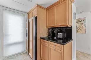 333 NE 21st Ave, Deerfield Beach, FL 33441 - Photo 7