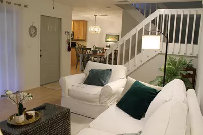 301 SE Castle Court, Port Saint Lucie, FL 34952 - Photo 5