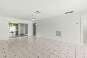 9162 SW 5th St, Boca Raton, FL 33428 - Photo 7