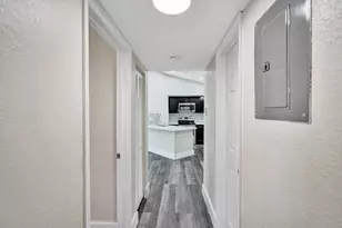 595 Vista Isles Dr, Sunrise, FL 33325 - Photo 11