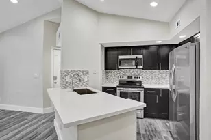 595 Vista Isles Dr, Sunrise, FL 33325 - Photo 1
