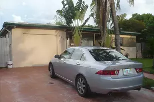 701 NW 74th Ave, Hollywood, FL 33024 - Photo 9