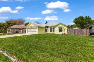 2530 SE Hemsing St, Port Saint Lucie, FL 34984 - Photo 3