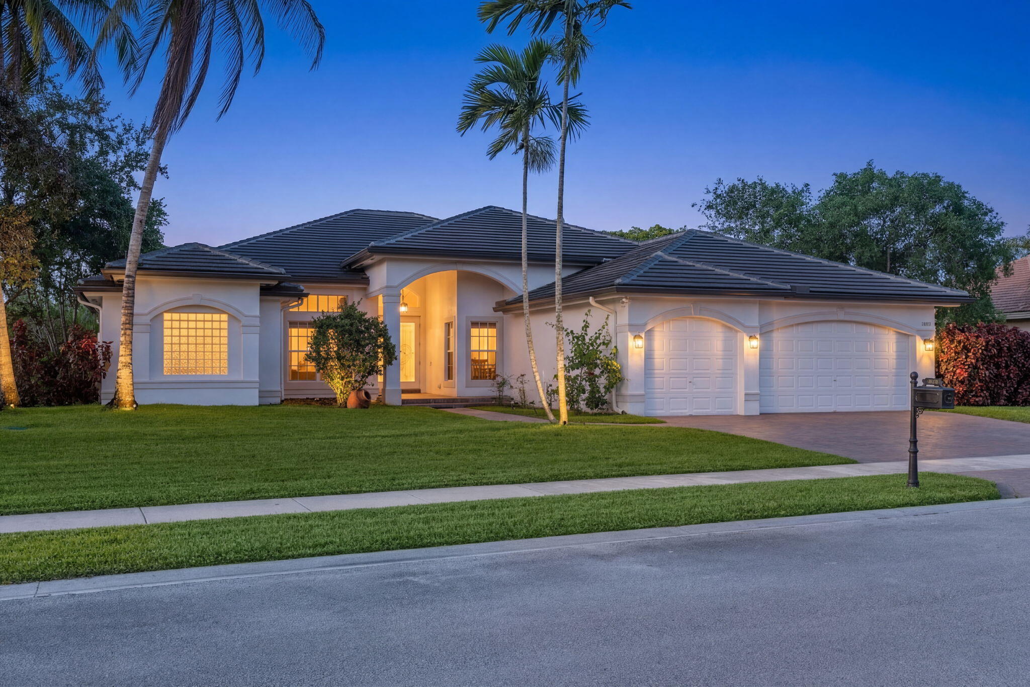 15273 SW 37th St - 15273 SW 37th St, Davie, FL 33331 Luxury Property | Jose Angel Pina