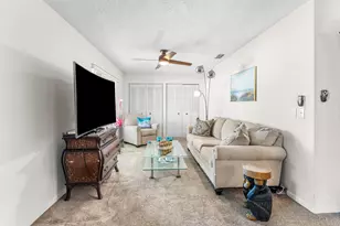 852 Salem Ln, Lake Worth, FL 33467 - Photo 5
