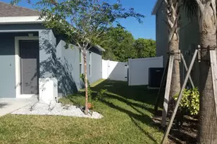 3376 N Park Dr, Fort Pierce, FL 34982 - Photo 3