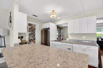 112 SW 9th Street, Boynton Beach, FL 33426 - Photo 17