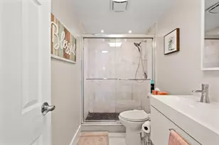 301 Golden Isles Dr, Hallandale Beach, FL 33009 - Photo 19
