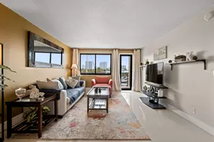301 Golden Isles Dr, Hallandale Beach, FL 33009 - Photo 11