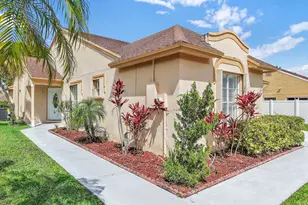 22561 Middletown Dr, Boca Raton, FL 33428 - Photo 5