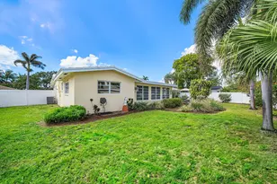 2741 NE 52nd St, Lighthouse Point, FL 33064 - Photo 9