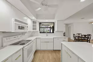 12378 Sawgrass Ct, Wellington, FL 33414 - Photo 21