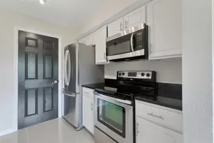 2627 NW 33rd St, Oakland Park, FL 33309 - Photo 9