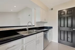 2627 NW 33rd St, Oakland Park, FL 33309 - Photo 7