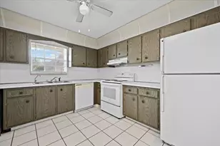 102 Amherst Ln, Greenacres, FL 33467 - Photo 5