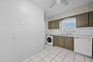 102 Amherst Ln, Greenacres, FL 33467 - Photo 7