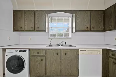 102 Amherst Lane, Greenacres, FL 33467 - Photo 5