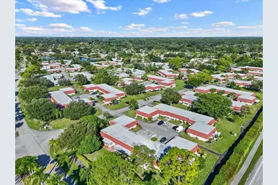 102 Amherst Lane, Greenacres, FL 33467 - Photo 27