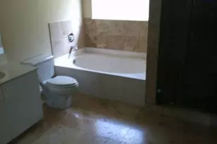 8908 NW 187th St, Hialeah, FL 33018 - Photo 7