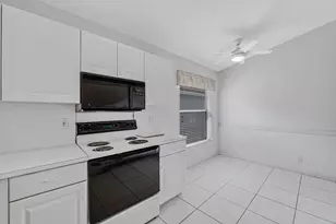 9758 Harbour Lake Cir, Boynton Beach, FL 33437 - Photo 23