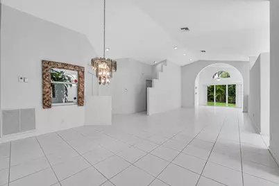 9758 Harbour Lake Circle, Boynton Beach, FL 33437 - Photo 5