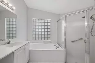 9758 Harbour Lake Cir, Boynton Beach, FL 33437 - Photo 31