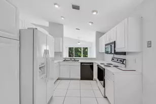 9758 Harbour Lake Cir, Boynton Beach, FL 33437 - Photo 19