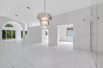 9758 Harbour Lake Circle, Boynton Beach, FL 33437 - Photo 11