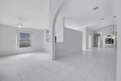 9758 Harbour Lake Circle, Boynton Beach, FL 33437 - Photo 13