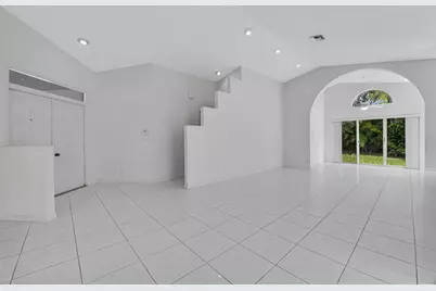 9758 Harbour Lake Circle, Boynton Beach, FL 33437 - Photo 7