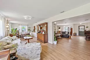 9831 Hyacinth Cir S, Palm Beach Gardens, FL 33410 - Photo 7
