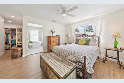9831 Hyacinth Circle S, Palm Beach Gardens, FL 33410 - Photo 11