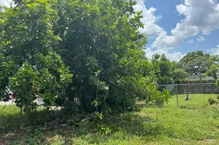 1740 SW 70th Way, North Lauderdale, FL 33068 - Photo 21