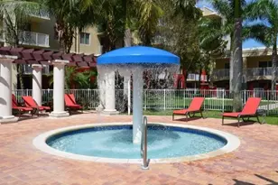 18335 NW 68th Ave, Hialeah, FL 33015 - Photo 9