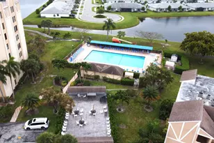 7076 Huntington Ln, Delray Beach, FL 33446 - Photo 17