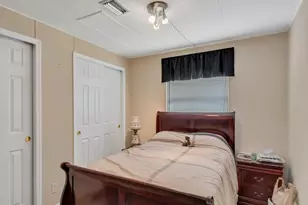225 NE Forrest Ct, Jensen Beach, FL 34957 - Photo 23