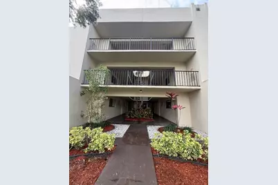 5220 Las Verdes Circle #108, Delray Beach, FL 33484 - Photo 3