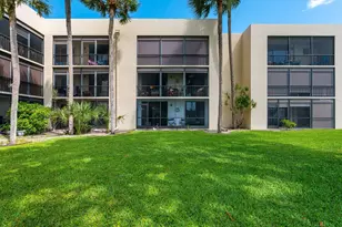 5220 Las Verdes Cir, Delray Beach, FL 33484 - Photo 21