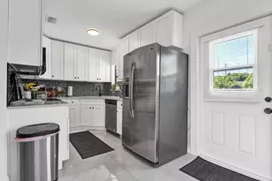 2301 Ridgeway Ave, West Palm Beach, FL 33401 - Photo 9