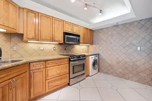 2400 Presidential Way, West Palm Beach, FL 33401 - Photo 7