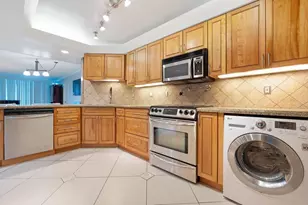 2400 Presidential Way, West Palm Beach, FL 33401 - Photo 9