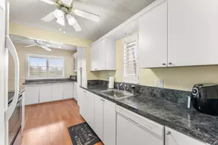 8000 Lagos De Campo Blvd, Tamarac, FL 33321 - Photo 9