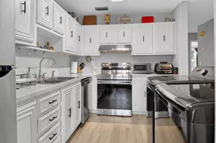 13765 Flora Pl, Delray Beach, FL 33484 - Photo 15