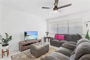 215 Sheffield I, West Palm Beach, FL 33417 - Photo 3
