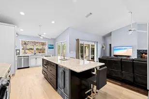 21 Whispering Oaks Cir, West Palm Beach, FL 33411 - Photo 11