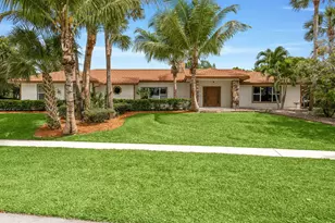 21 Whispering Oaks Cir, West Palm Beach, FL 33411 - Photo 1